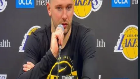 皇家贝蒂斯1-2巴塞罗那第35轮，法蒂替补献绝杀，阿尔巴读秒绝平！